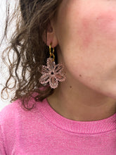 Afbeelding in Gallery-weergave laden, Oorbellen - Daisy (lichtroze)