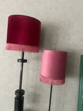 Afbeelding in Gallery-weergave laden, Sfeerfoto roze lampenkap met franjes