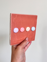 Afbeelding in Gallery-weergave laden, Tegeltje - 3D - Apricot - Smileys