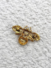 Afbeelding in Gallery-weergave laden, Broche - Bij