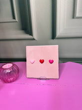 Afbeelding in Gallery-weergave laden, Tegeltje - 3D - Roze - Hartjes