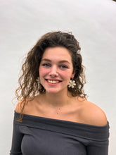 Afbeelding in Gallery-weergave laden, Oorbellen - Daisy (pearl)