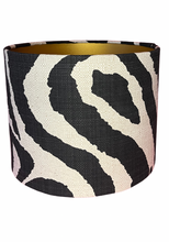Afbeelding in Gallery-weergave laden, Lampenkap met zebra print