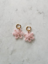 Afbeelding in Gallery-weergave laden, Oorbellen - Daisy (lichtroze)
