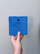 Afbeelding in Gallery-weergave laden, Tegeltje - Blauw - Baby