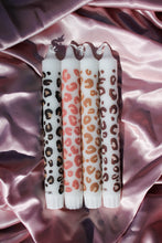 Afbeelding in Gallery-weergave laden, Dinerkaars Panterprint Bruin