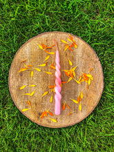 Afbeelding in Gallery-weergave laden, Roze Dinerkaars By Vivi