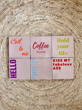 Afbeelding in Gallery-weergave laden, Tegeltjes - Roze - C'est la vie