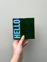Afbeelding in Gallery-weergave laden, Tegeltje - Groen - HELLO