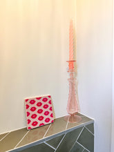 Afbeelding in Gallery-weergave laden, Tegeltje - Roze - Kusjes