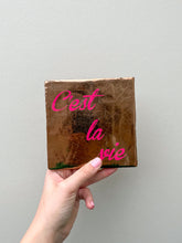 Afbeelding in Gallery-weergave laden, Tegeltjes - Goud - C'est la vie