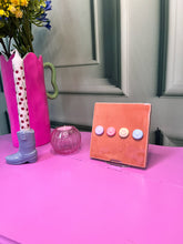 Afbeelding in Gallery-weergave laden, Tegeltje - 3D - Apricot - Smileys
