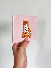 Afbeelding in Gallery-weergave laden, Tegeltje - 3D - Roze - Tijger
